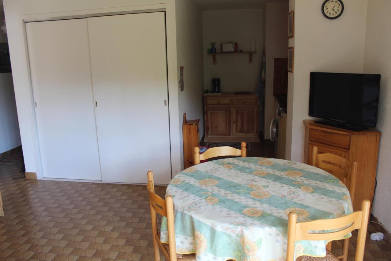 Appartement Au Calme, A Deux Pas Du Plan D Eau 엠브룬 외부 사진